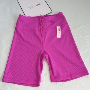 (M) VICTORIA'S SECRET
Essential High-Rise Lace-Up 7" Bike Shorts